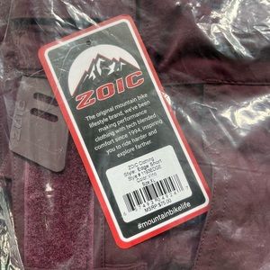 NWT Zoic Edge mountain bike shorts XL “Vino” burgundy color